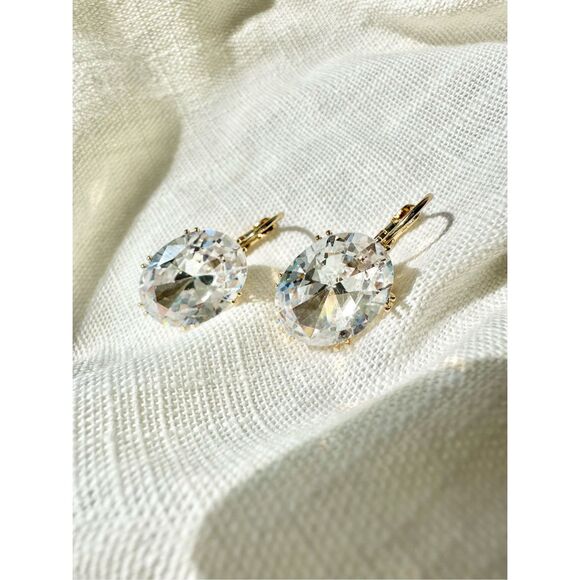 Super sparkly oval cut cubic zirconia dangle earrings ￼ - Picture 1 of 5